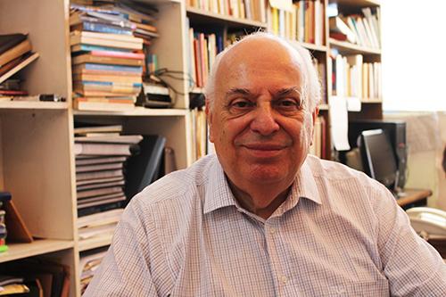 Alfredo Matus, profesor del Departamento de Lingüística y director de la Academia Chilena de la Lengua