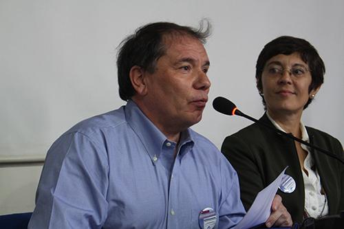 René Zúñiga, Redactor en Jefe de la Revista, junto a Marie-Noëlle Antoine, y académico de la Universidad Metropolitana de Ciencias de la Educación