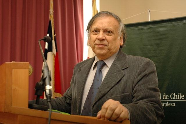 Eduardo Cavieres es nombrado Profesor Emérito de la Universidad de Chile