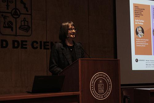 Prof. Rosa Devés, vicerrectora de Asuntos Académicos de la U. de Chile.