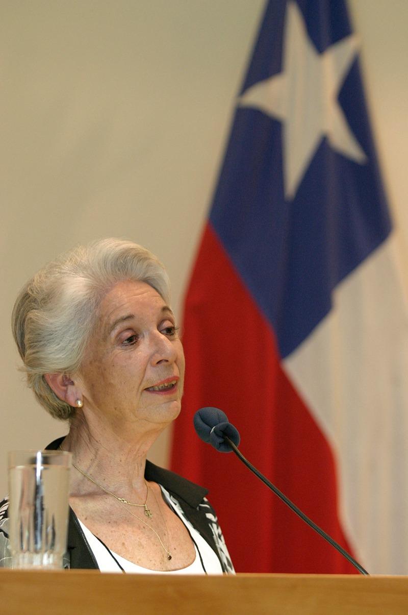 Prof. Lucía Invernizzi Santa Cruz