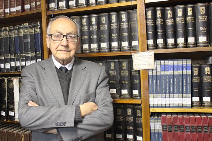 Prof. Miguel Castillo Didier, director del Centro de Estudios Griegos, Bizantinos y Neohelénicos.