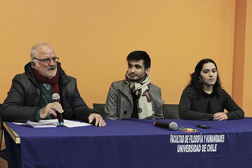 Prof. Bernardo Subercaseaux junto a Franco Casoni y Emilia Pequeño, parte del Comité Organizador. 
