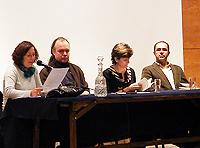 La segunda lectura plenaria estuvo compuesta por los poetas españoles Nialls Binns, Abdul Hadi Sadoun y María Ángeles Pérez López. Todos fueron presentados por Haydée Ahumada.