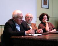El Dr.Jorge Vergara, el prof. García de la Huerta, y la filósofa Cecilia Sánchez (de izquierda a derecha). 
