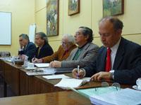 La comisión evaluadora, presidida por el Prof. Raúl Villarroel, evaluó con la nota máxima al señor Peña.